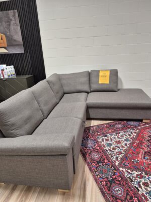 Laura nurgadiivanvoodi