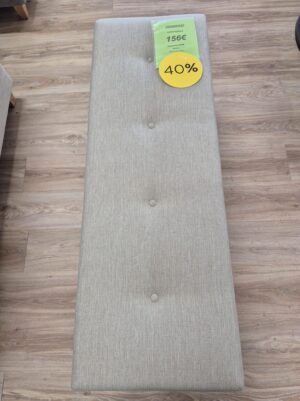 Voodikast nööpidega